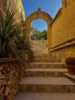 300y/o Farmhouse BLUE LAGOON VIEWS /AC/POOL QALA - B&B La Cala