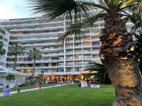 Ibis croisette - Bed and Breakfast Cannes