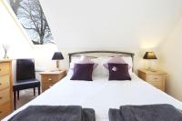 B&B Long Bredy - THE DEN, a Secluded Annex, Hot-tub, Heating & Breakfast - Bed and Breakfast Long Bredy