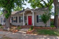 The Cozy Chickasha, Fiber WIFI, Washer & Dryer, Near DT Chickasha & Leg Lamp! - B&B Chickasha