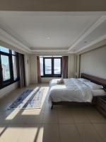 B&B Doha - Luxurious 2-bedroom Apartment with Sea View - Bed and Breakfast Doha