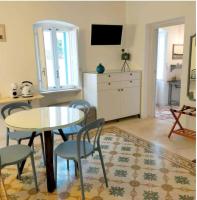 Comes Home - B&B Monopoli