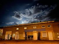 Gleis 12 , kontaktloser 24-7-Check In, barrierefrei ,Smart TV, W-LAN, Parkplatz kostenlos - B&B Bückeburg