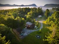 HGTV Log Cabin near Lake Willoughby, Burke, Jaypeak ang Kingdom Trails - Ferienwohnung