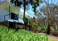 Peaceful bush retreat in newly renovated lodge in St Andrews