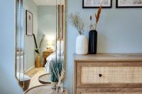 The Rafters - 2 Bedroom Apartment - Central Location - Vibrant Atmosphere - B&B