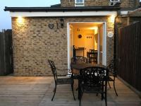 B&B Staines-upon-Thames - Studio-4 for professionals - Bed and Breakfast Staines-upon-Thames