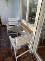 Sonnige 3 Zimmer Wohnung mit schönem Balkon im Grünen - Bed and Breakfast Reutlingen