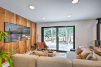 Modern Riverfront Home 6 Mi to Big Sky Town! - B&B Gallatin Gateway