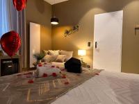 B&B Jujurieux - Loving room cocooning avec jacuzzi « la terre » - Bed and Breakfast Jujurieux