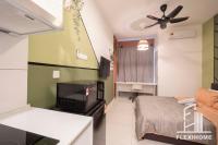 Studio Lit Queen-Size