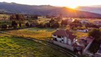 El Cerezo Casa de campo - Bed and Breakfast