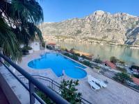 Stunning view to Kotor bay and Old town - C2 Vista - Chambres d’hôtes Muo