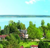 Apartment with Balcony and Lake View
