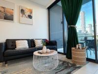 Lovely 2 Beds Apt with City View at South Brisbane - B&B Brisbane