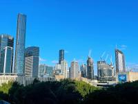 Lovely 2 Beds Apt with City View at South Brisbane - B&B