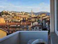 "La mè cá" Intero appartamento in centro con vista sui colli - B&B