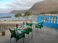 Tweepersoonskamer met Balkon en Uitzicht op Zee