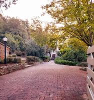 Adelaide hills Italian villa in creek setting - B&B Bridgewater