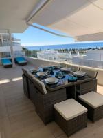 Prachtig appartement met zeezicht in Estepona Costa del Sol - Chambres d'hôtes Estepona
