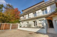POOL and VIEW, Optez pour ce Luxueux appartement avec vue lac Annecy et PISCINE by LLA Selections - B&B