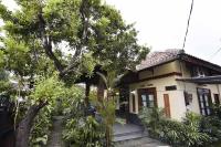 Ndalem Maharani Guest House - Bed and Breakfast