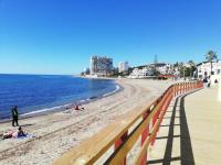 Precioso estudio con piscina a 200m del mar - B&B Marbella