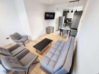 LMK, 2 Bedroom Apartment, with Roof Terrace, Free parking, EV Charger, Great Location. - B&B Belfast