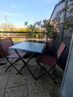 Studio avec terrasse proche des transports. - B&B Issy-les-Moulineaux