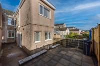 Cheerful 5 bed Property in Llanelli - B&B
