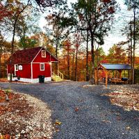 B&B Marshall - The Windstorm Cabin - Pet-friendly & a 2-person Jacuzzi hot tub! - Bed and Breakfast Marshall