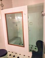 Deluxe Queen Suite