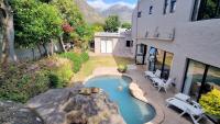 Guinea Fowl poolside apartment - B&B