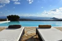 Villa Oliviers · Deluxe Villa - Infinity Pool & Helipad - B&B Náousa
