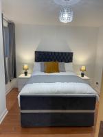 Entire 2 bedroom Beautiful newly furnished flat - Chambres d'hôtes Glasgow