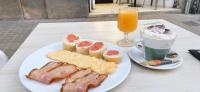 Hostal Live Natura Barcelona - B&B Barcelona