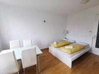 Trnovo apartment with free parking - B&B Ljubljana