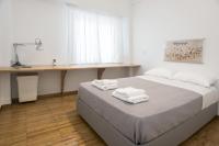 Colourful apartment under the Acropolis - B&B Atenas