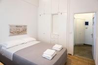 Colourful apartment under the Acropolis - B&B Atenas