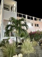 Maho Beach Oceanfront Suite - B&B Maho Reef