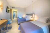 Comfort Triple Room with Shared Pool