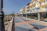 797 Holiday Rentals- Duplex para 7 en la carihuela a 1 min de la playa - Chambres d'hôtes Torremolinos
