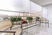 Renovated 2 BR with 2 BTH front Mamilla Mall - B&B