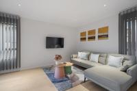 B&B Auckland - Stunning New Luxury Home - Close to Airport - WIFI - Bed and Breakfast Auckland