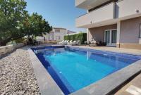 Villa Marija with private heated pool - Chambres d’hôtes Podstrana