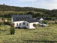 B&B Knysna - Stylish Country Cottage, Solar panelled in Knysna - Bed and Breakfast Knysna