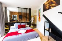 Deluxe Suite with Spa Bath