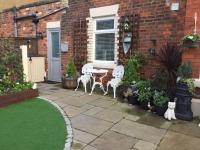 Leafy Lytham central Lovely ground floor 1 bedroom apartment with private garden In Lytham dog friendly - Bed and Breakfast