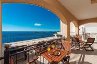 One-Bedroom Apartment with Balcony and Sea View (3 Adults)