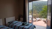 Zweibettzimmer mit Bergblick